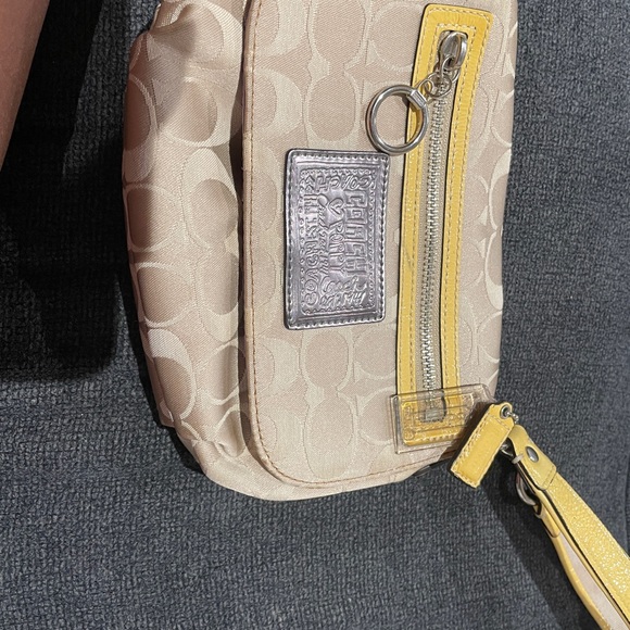 Coach Poppy shoulder bag beige - Picture 3 of 11